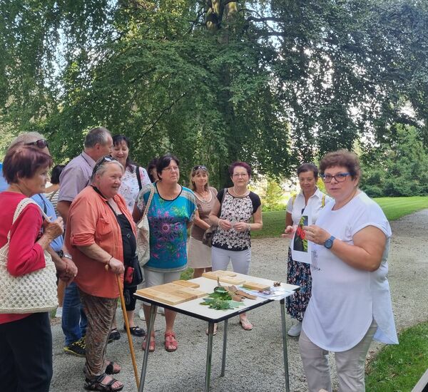 Lidé měli možnost prohlédnout si park s průvodci