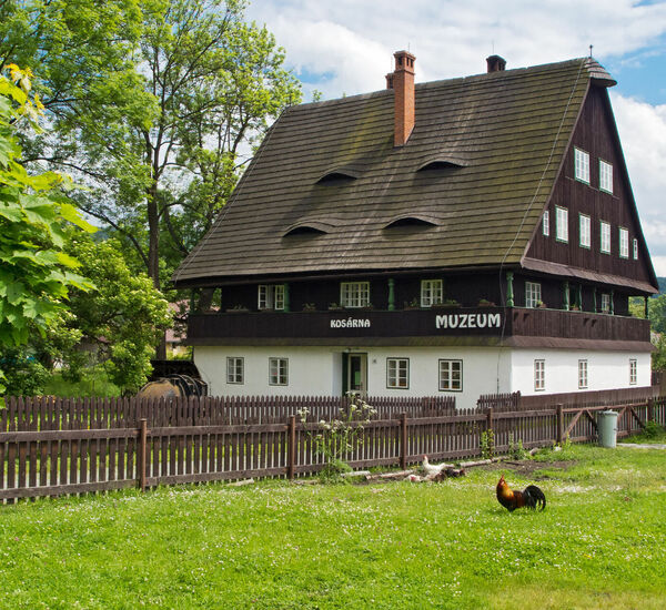 Uzavření kosárny v Karlovicích