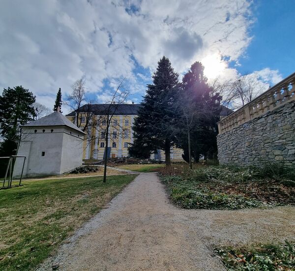 Zámecký park je opět zpřístupněn veřejnosti