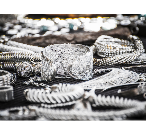 Muzeum v šuplíku: Šetrná péče o šperky, stříbro a fotografie